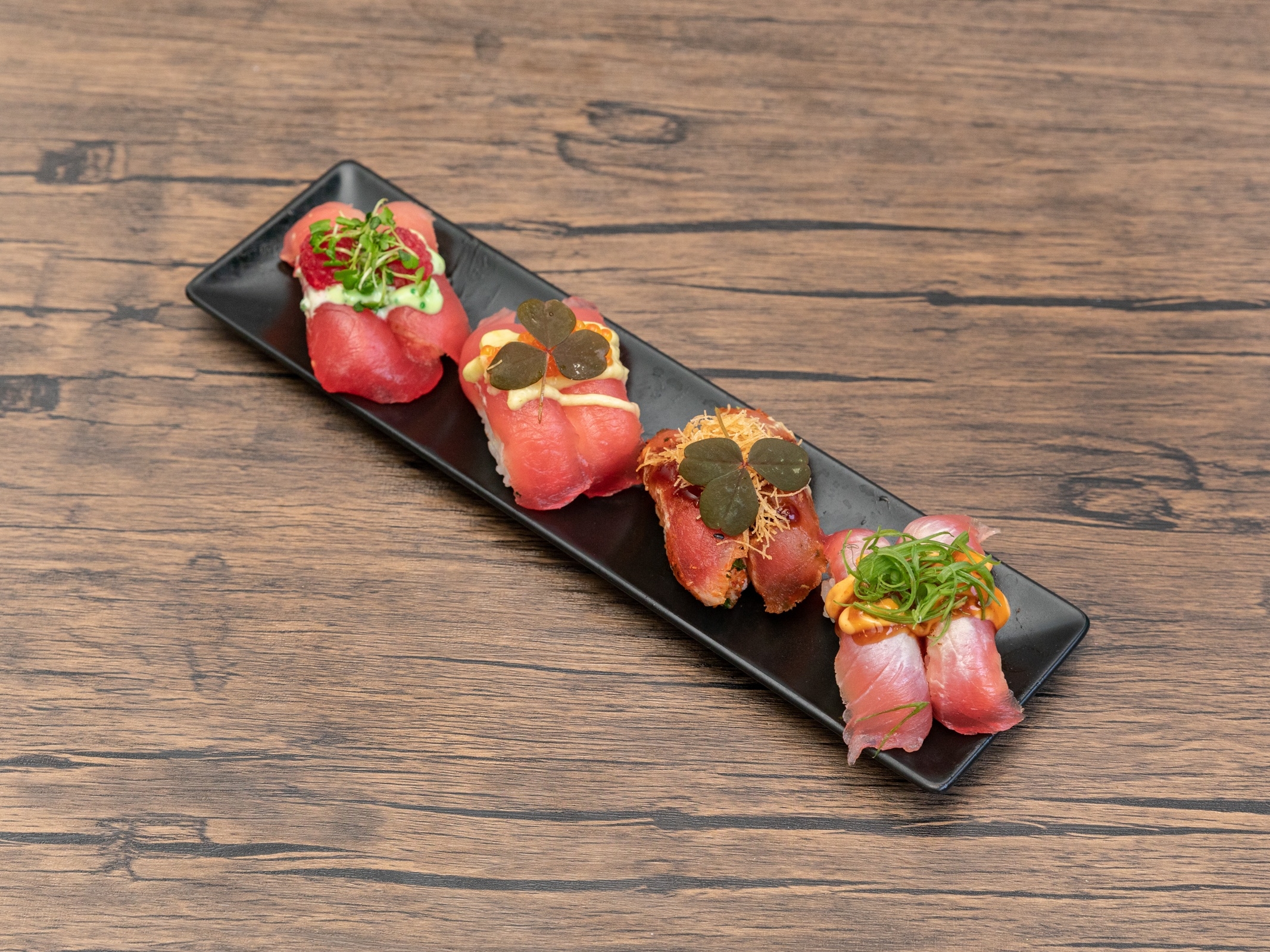 9538913_MidoriSushi_Food_8stkTunDeluxNigiri_4x3